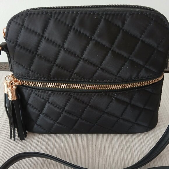 Crossbody quilted Purse - Picture 3 of 5